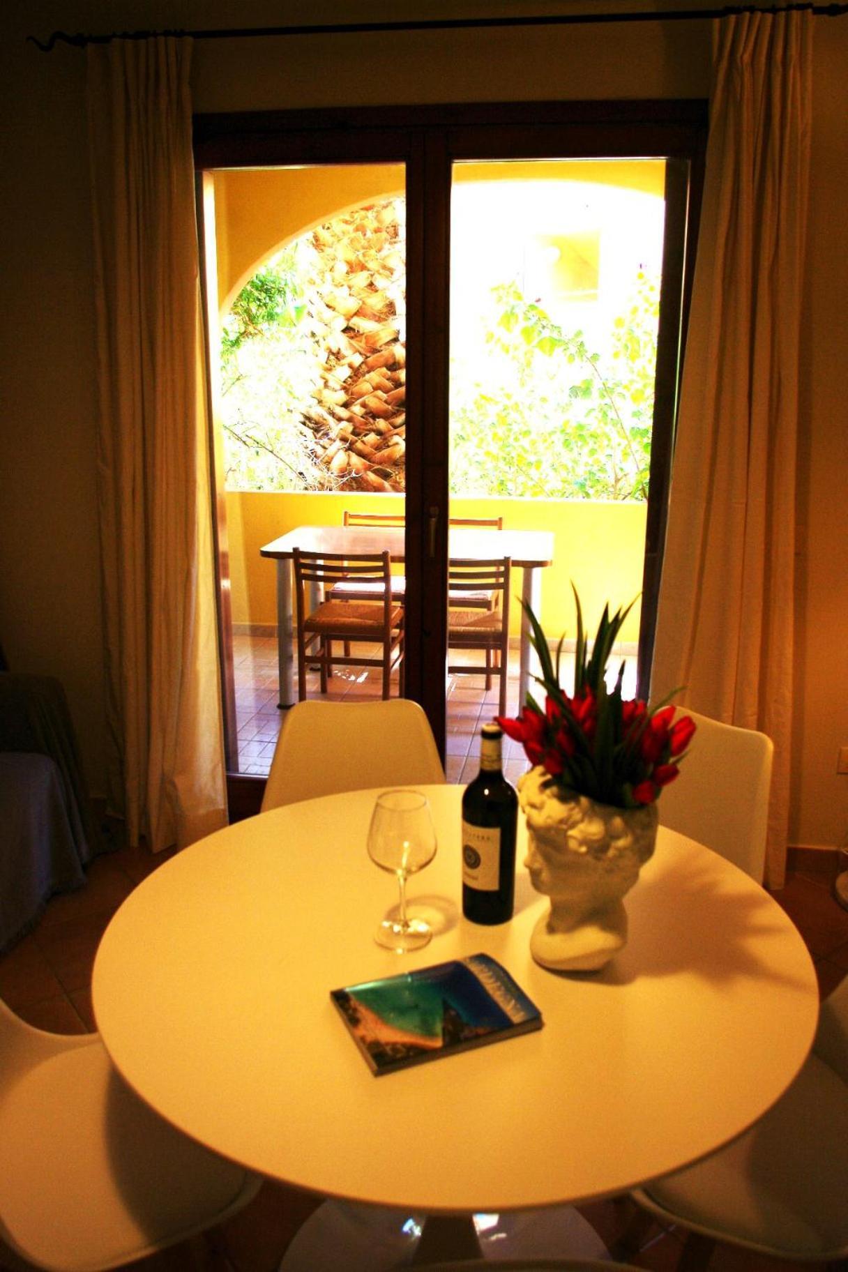 Nest House - Esclusivo Appartamento Marina Di Olbia- Mater Olbia - Beaches - Close To The Airport - Private Parking- Full Comforts - Buitenkant foto